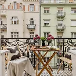 Charm In Budapest's Bustling 7th District Appartement *