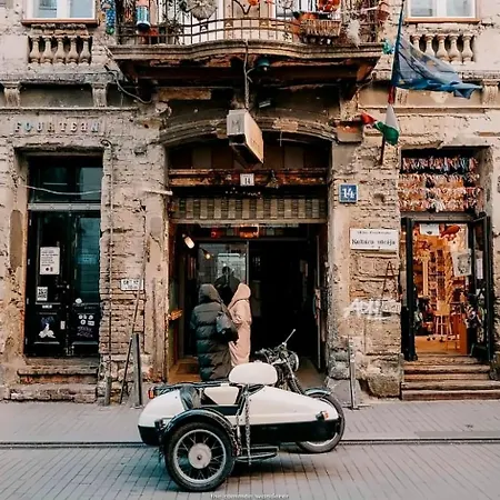 Charm In Budapest's Bustling 7th District *