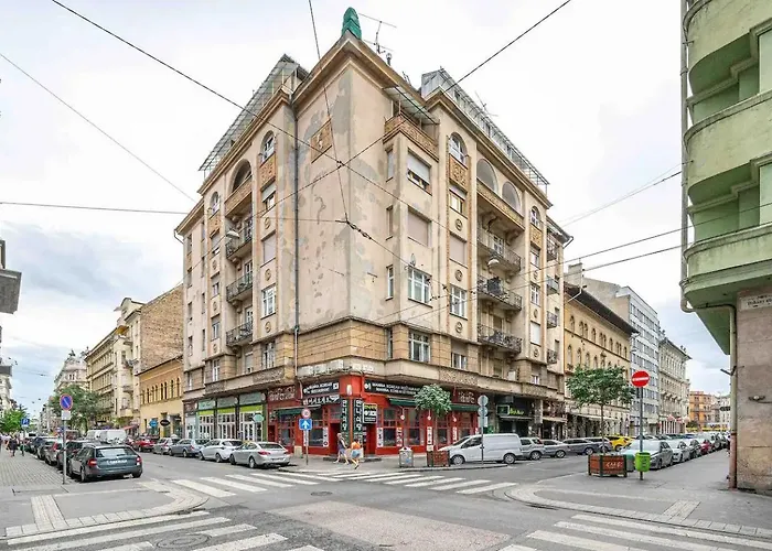 Charm In Budapest's Bustling 7th District *