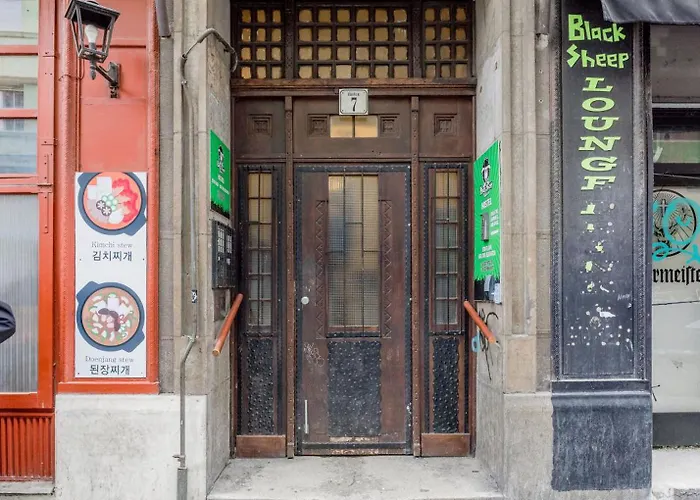 Apartment Charm In Budapest's Bustling 7th District *