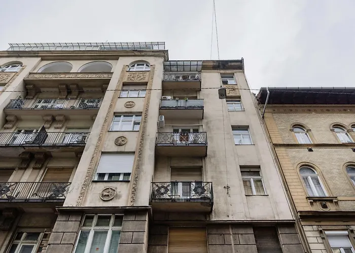 Διαμέρισμα Charm In Budapest's Bustling 7th District Βουδαπέστη