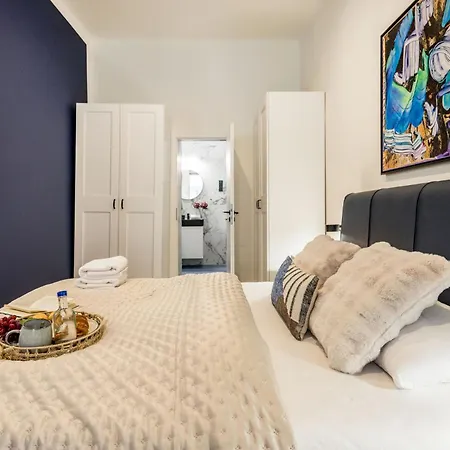 Charm In Budapest's Bustling 7th District *